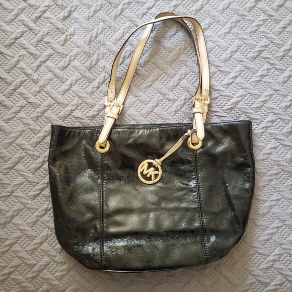 Michael Kors Black Shiny Leather Purse - Picture 1 of 9